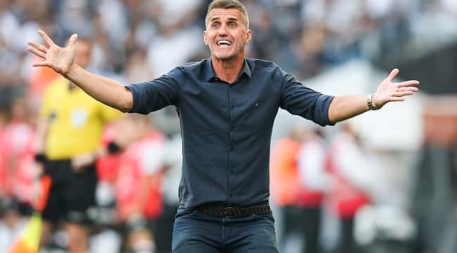 Brasil tem a 3ª pior média no futebol mundial em permanência de técnicos; veja o top 10
