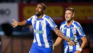 Calleri perde pênalti e São Paulo tropeça contra o Avaí