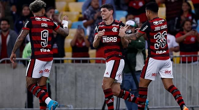 Flamengo bate Cuiabá, vence a 1ª com Dorival e se afasta da zona de rebaixamento do Brasileirão