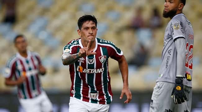 Fluminense vence Atlético-MG em jogão de 8 gols e impede liderança do Galo no Brasileirão