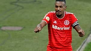 Inter vence o Goiás e sobe para 3º no Brasileirão