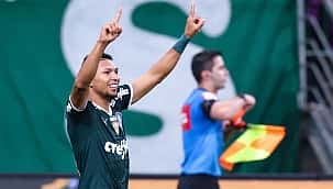 Palmeiras goleia o Botafogo por 4 a 0 e assume a liderança do Brasileirão