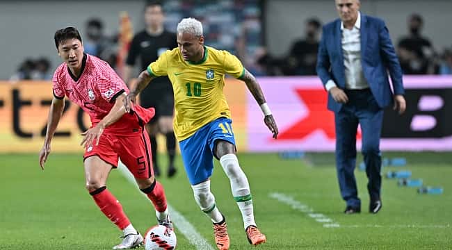 Tite valoriza elenco do Brasil e destaca Neymar: "É arco e flecha. Aqui, ele fica mais premiado"