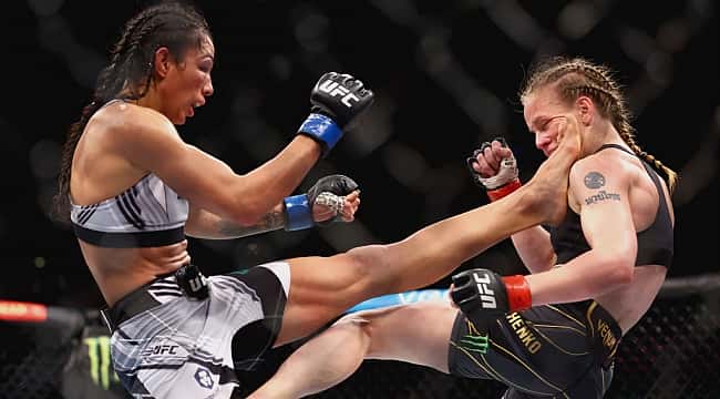 UFC 275: Taila Santos quase faz história, mas Valentina mantém o cinturão