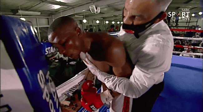 VÍDEO: Boxeador morre após sofrer hemorragia e ficar desorientado no ringue