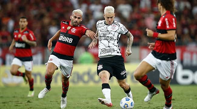 As escalações de Corinthians e Flamengo para o jogo deste domingo pela 16ª rodada no Brasileirão