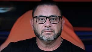 Atlético-MG demite Turco e contrata Cuca, que volta após 7 meses 