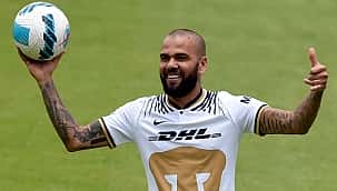 Daniel Alves é anunciado como reforço do Pumas