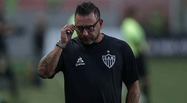 El Turco: "A pressão sempre existe. Tenho respaldo da diretoria do Atlético-MG"