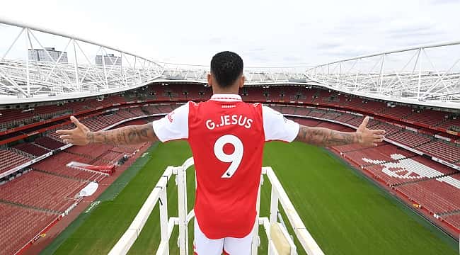 Gabriel Jesus é anunciado como novo reforço e usará a camisa 9 do Arsenal
