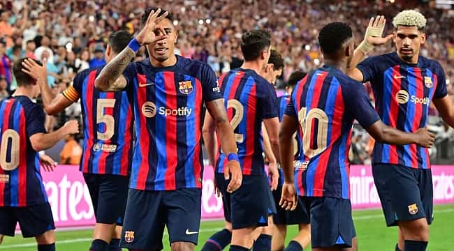 Raphinha decide El Clásico com golaço; assista!