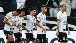 Rodinei faz contra e Corinthians vence o Flamengo