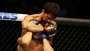 UFC 277: Alexandre Pantoja dá show e finaliza Alex Perez