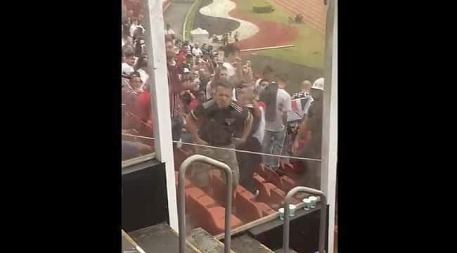 VÍDEO: Torcedor do São Paulo imita macaco para torcida do Flu; Tricolor repudia gestos racistas