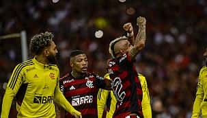Vidal diz que vive um sonho após 1º gol pelo Flamengo: "É seguir ajudando a equipe"