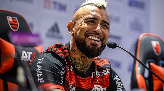 Vidal diz que chegou no melhor time da América e sonha em ganhar a Libertadores pelo Flamengo