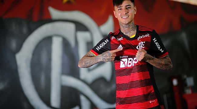 Pulgar, do Flamengo, evita falar sobre casos na Justiça: "Perguntas fora do futebol não têm razão"
