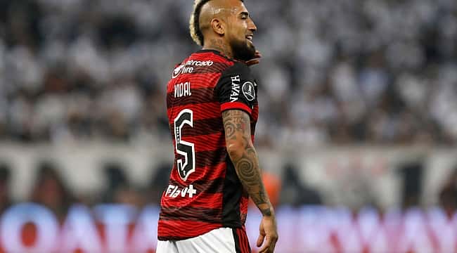 Arturo Vidal: "Se o Flamengo estivesse na Champions League, brigaria com todas as equipes"