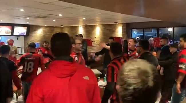 VÍDEO: Torcedores do Athletico-PR expulsam flamenguistas de restaurante em Curitiba