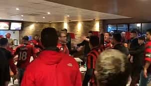 VÍDEO: Torcedores do Athletico-PR expulsam flamenguistas de restaurante em Curitiba