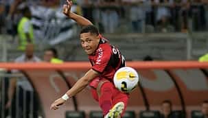 Athletico-PR vira sobre o Galo no fim