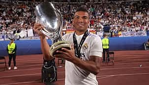 Casemiro recebe proposta do United e está impressionado com o "contrato dos sonhos"