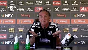 Cuca convoca entrevista e tenta explicar a má fase do Galo; veja os números e o desabafo do técnico