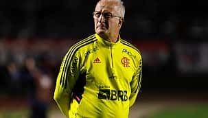 Dorival Jr. elogia os jogadores do Flamengo após vitória sobre o São Paulo e promete evolução