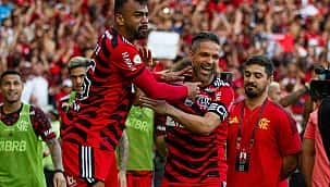 Na prévia da Copa do Brasil, Flamengo goleia Athletico-PR por 5 x 0 e sobe para a vice-liderança
