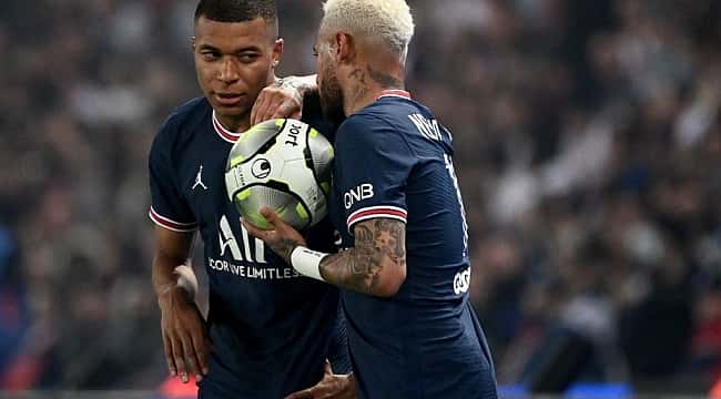 Técnico do PSG encerra polêmica com Neymar e define Mbappé como cobrador de pênaltis do time