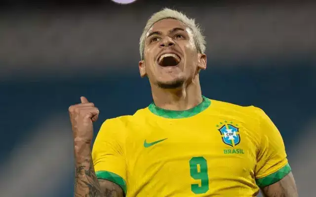 Tite indica convocação de Pedro para os dois últimos amistosos do Brasil antes da Copa 