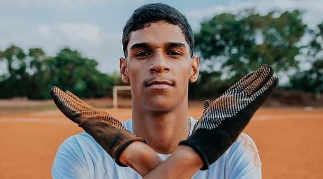 Luva de Pedreiro diz que não foi hackeado e anuncia fim da carreira como influenciador digital
