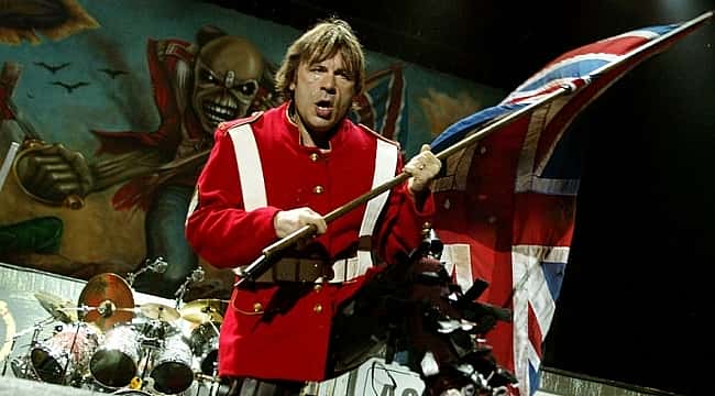Descubra os times de futebol de 10 astros do rock