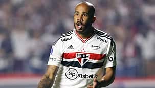 Patrick faz dois, São Paulo vence o Atlético-GO nos pênaltis e avança à final da Copa Sul-Americana