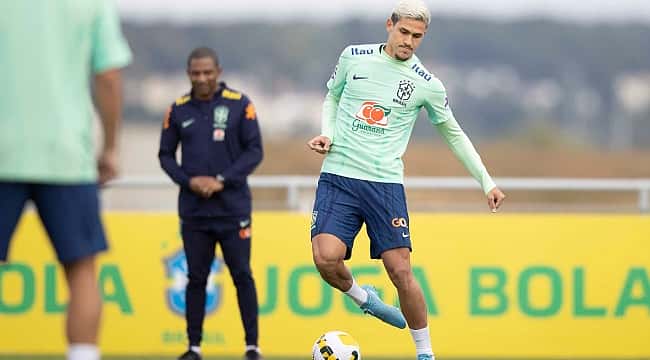 Pedro elogia concorrentes pela camisa 9 da Seleção Brasileira: "Isso me motiva a querer mais"