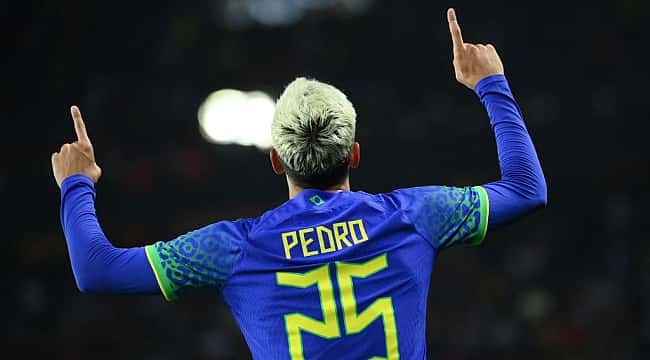 Pedro marca 1º gol pela Seleção e sonha com hexa