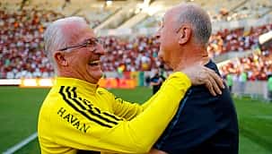 Pensando na final da Libertadores, Dorival elogia Felipão: "É uma referência para todos nós"