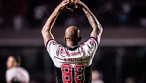 São Paulo goleia Avaí na abertura da 28ª rodada do Brasileirão e vira a chave para Sul-Americana