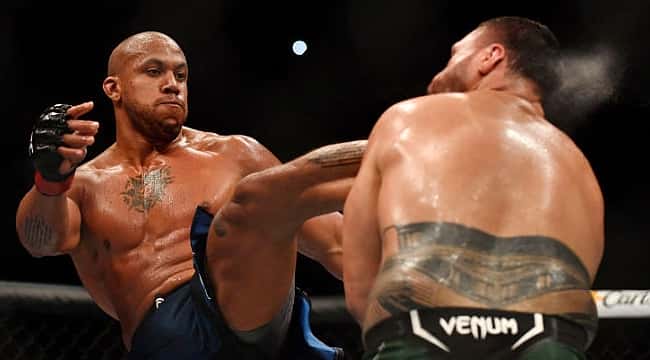 UFC Paris: Ciryl Gane nocauteia Tuivasa em evento histórico; confira os resultados
