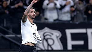 15 jogadores que atuaram no Corinthians e Flamengo