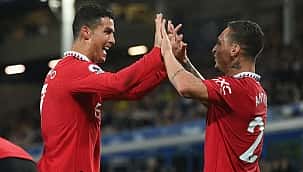 Antony e Cristiano Ronaldo fazem história e Manchester United vence o Everton 