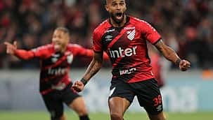 Athletico vence clássico contra o Coritiba no fim