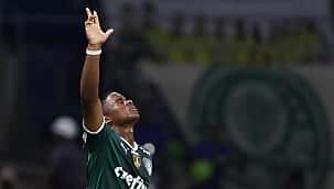 Endrick estreia nos profissionais do Palmeiras aos 16 anos e emociona o Brasil