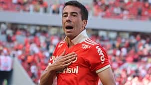 Internacional bate o Santos no Beira-Rio e assume a vice-liderança do Brasileirão