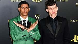 Luva de Pedreiro realiza sonho na "Bola de Ouro"