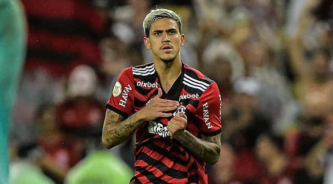 Pedro faz hat-trick em cinco minutos e Flamengo goleia o Red Bull Bragantino