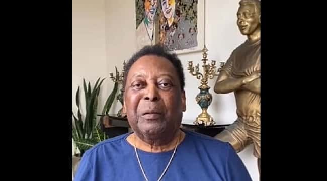 Pelé faz aniversário e diz: "Mais uns 82 anos tá bom"