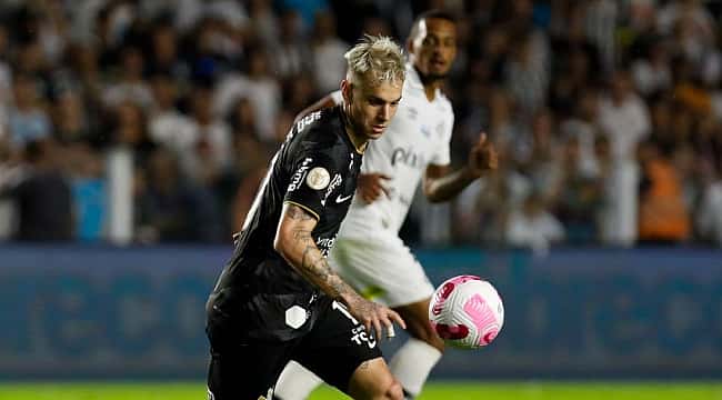 Roger Guedes marca no fim e Corinthians vence o clássico contra o Santos na Vila
