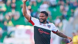 São Paulo vence o Juventude e chega ao G8