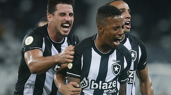 Tchê Tchê decide, Botafogo vence o Red Bull Bragantino e sonha com a Libertadores